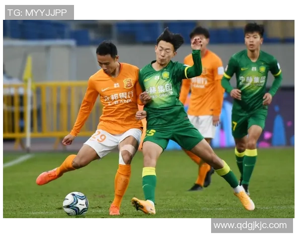 武汉卓尔迎战中国国安全力争胜展现足球激情与团队精神