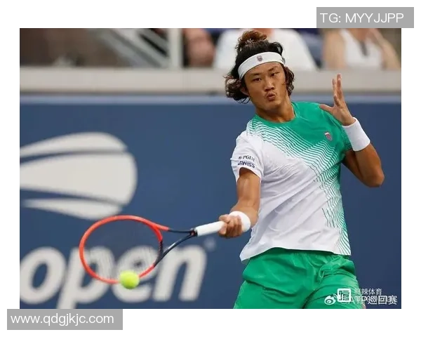 蔡恩领衔对决尼克斯球迷期待精彩碰撞与激烈较量